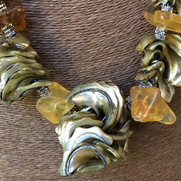 Gorgeous amber shell necklace designer show stoppe - Picture 2 of 10